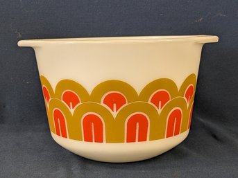 Vintage MCM Pyrex Bowl In Arches / Fish Scale Pattern