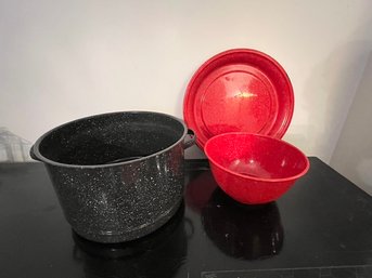 Spatterware Pot, Plate And Bowl