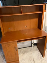 Desk With Printe Shelf