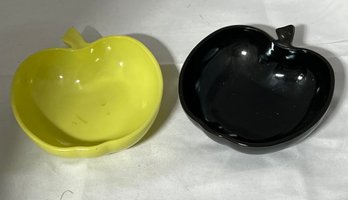 Lot Of 2 Hazel Atlas Apple Black & Chartruese Bowls