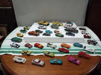 Assorted Vintage Die Cast Cars Matchbox Mattel, Corgi,hot Wheels.    E1