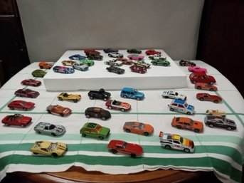 Assortment Of Die Cast Toy Cars Various Makes. Mattel, Corgi,hot Wheels E1