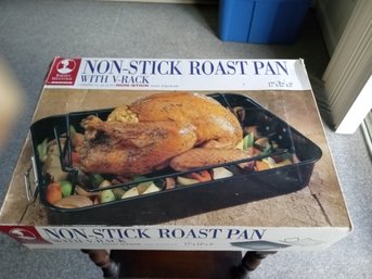 Roshco Baker's Advantage Non-stick Roast Pan With V-Rack -commercial Quality Steel Bakeware