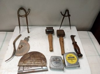 Assortment Of Vintage Hand Tools Compass   B5es, Veneer Rollers, Tape Measure, Carpet Knife