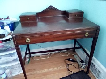 Vintage Desk Is Perfect For Laptop  Or Work Space Use And Looks Great In Your Space!