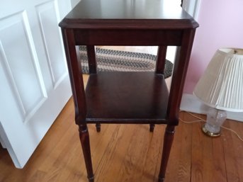 Vintage End Table Made By Flint Fine Furniture Of New York
