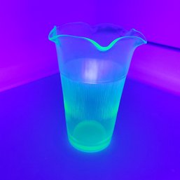 Lovely Green Depression Glass Vase With Uranium Glow, Ruffled Edge And Raised Ribbed Middle