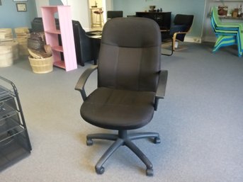 High Back Office Desk Arm Chair With Hydraulic Height Adjustment