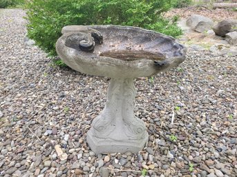 Great Vintage Stone Bird Bath With Beautiful Decorative Fish Moldings On The Pedestal