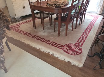 ELEGANT ORIENTAL INSPIRED AREA RUG WITH BEAUTIFUL PATTERN AND COLOR