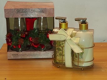 LAMPLIGHT FARMS Holiday Moments Petite Oil Lamp And Ginger Pear No 23 Hand Soap And Lotion