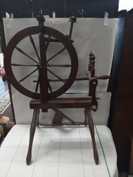 Beautiful Antique Spinning Wheel Great Patina  Nice For Display   SR