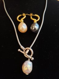 Tear Drop Pearl Necklace And Earrings