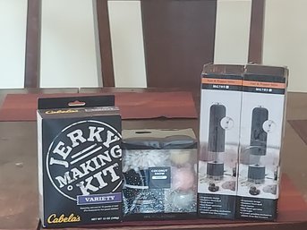 COCONUT SNOW Spa Collection CABELAS Jerky Making Kit And Salt And Pepper Mills