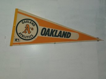 OAKLAND A'S ATHLETICS MLB VINTAGE FELT PENNANT