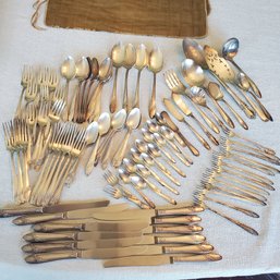 104 Pieces Of Predominantly Tudor Plate Oneida Community Flatware 7 Pounds