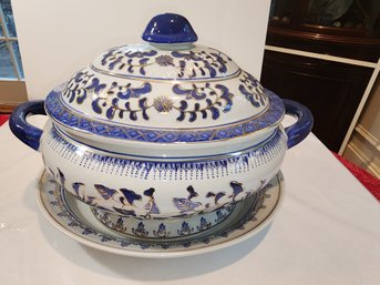 15 Inch Wide Blue And White Tureen W Gold