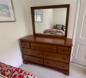 Bassett Furniture Dresser With Mirror