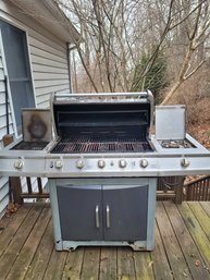 Useful Brinkman Gas Grill With Side Burners & Larger Cooking Area Made By Brinkman Grill Co