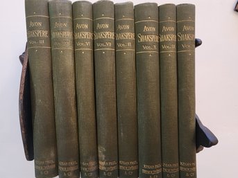 8 Volumes Of Avon Shakespeare 1904