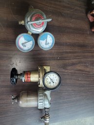 Nice Acetylene Regulator & Hydraulic Air Line Regulator