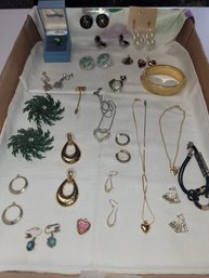 Great Assortment Of Vintage Costume Jewelry LP/D4