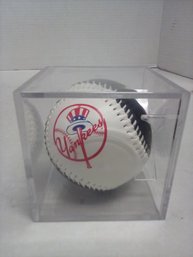 Yankees Vs Mets Subway Series Baseball In Plexi Box Case         LP/D3