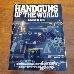 Handguns Of The World By Edward C Ezell - Guide To Military Revolvers & Self- Loaders 704 Pages    LR