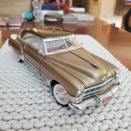 Road Signature 1949 Cadillac Coupe De Ville Scale 1/18  DR