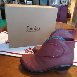 Pair Of Lightly Used Jambu Ladies Esmeralda Shoes / Red  Boot 8 1/2 M  & Orig Box.     LR