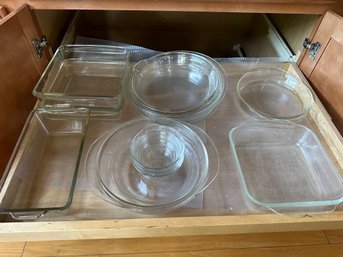 Drawer Of Pyrex - 15 Pieces