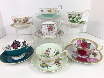 Collection Of 7 Fine Porcelain Cups And Saucers - Nice