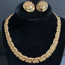 Beautiful Crown Trifari Gold Plated 14 In. Choker Necklace And 1 In. Matching Clip Earrings