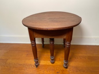 Expandable Antique Coffee/End Table On Casters