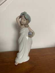 Lladro Figurine Of A Grecian Girl
