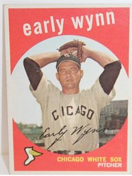 1959 Topps Early Wynn - HOF Pitcher