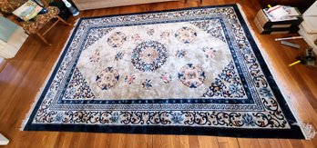 Blue/cream Oriental Rug