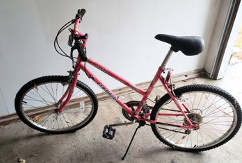 Magna Oasis Pink Mountain Bike