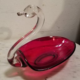 MC Red Glass Swan W/Clear Neck