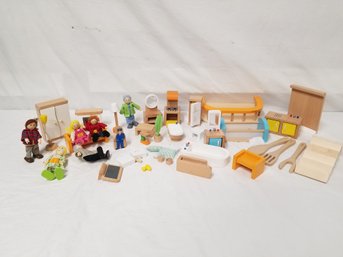 Wooden Dollhouse Toys