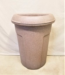 Toter Slimline 21 Gallon Half Round Trash Can