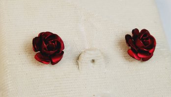 Vintage ROSES  Gold Tone Jewelry SET - Earrings / Pin / Pendant (look At Pics)