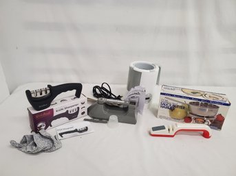 Assorted Kitchen Gadgets & Small Appliances