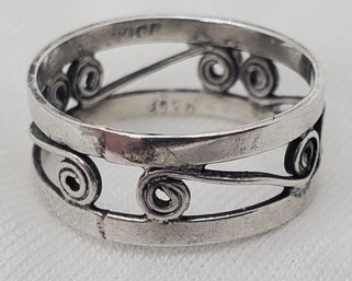Sterling Silver Size 6 Ring ~ 1.86 Grams