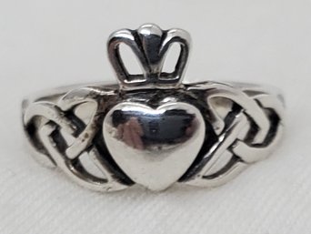 Sterling Silver Size 6 Claddagh Ring ~ 2.17 Grams