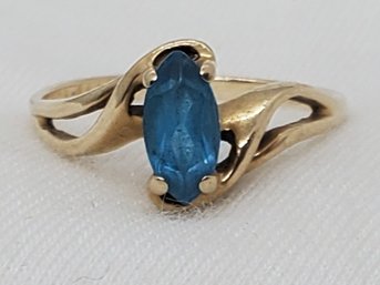 Extraordinary 10k GOLD Helzberg Size 6 Blue Topaz Ring ~ 2.11 Grams