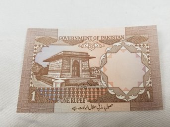 1 Rupee Note Tomb Iqbal 1983 Banknote Money