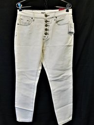 NEW Women's BDG High Rise Twig Grazir White Capri Jeans Size 29W X 26L