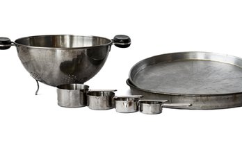 ASSORTED METAL KITCHEN ACCESSORIES