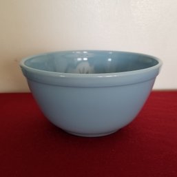 Pyrex Bowl #402 Delphite Blue Bluebell - LIKE NEW